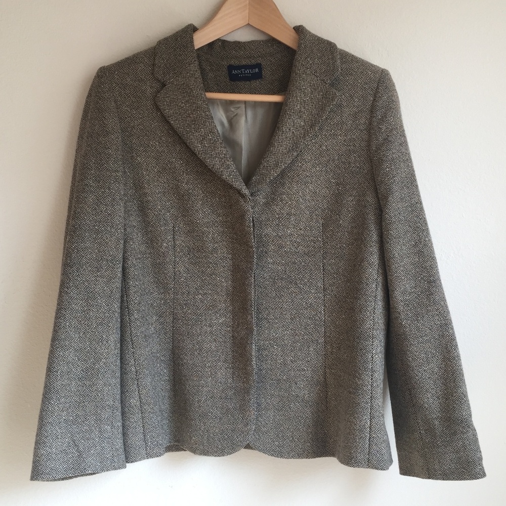 Ann Taylor size 4P jacket